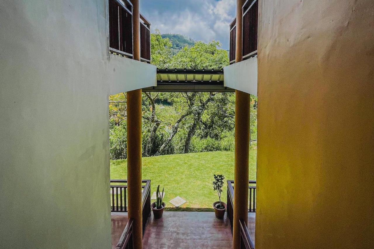 Hotel Levon Ella Bagian luar foto