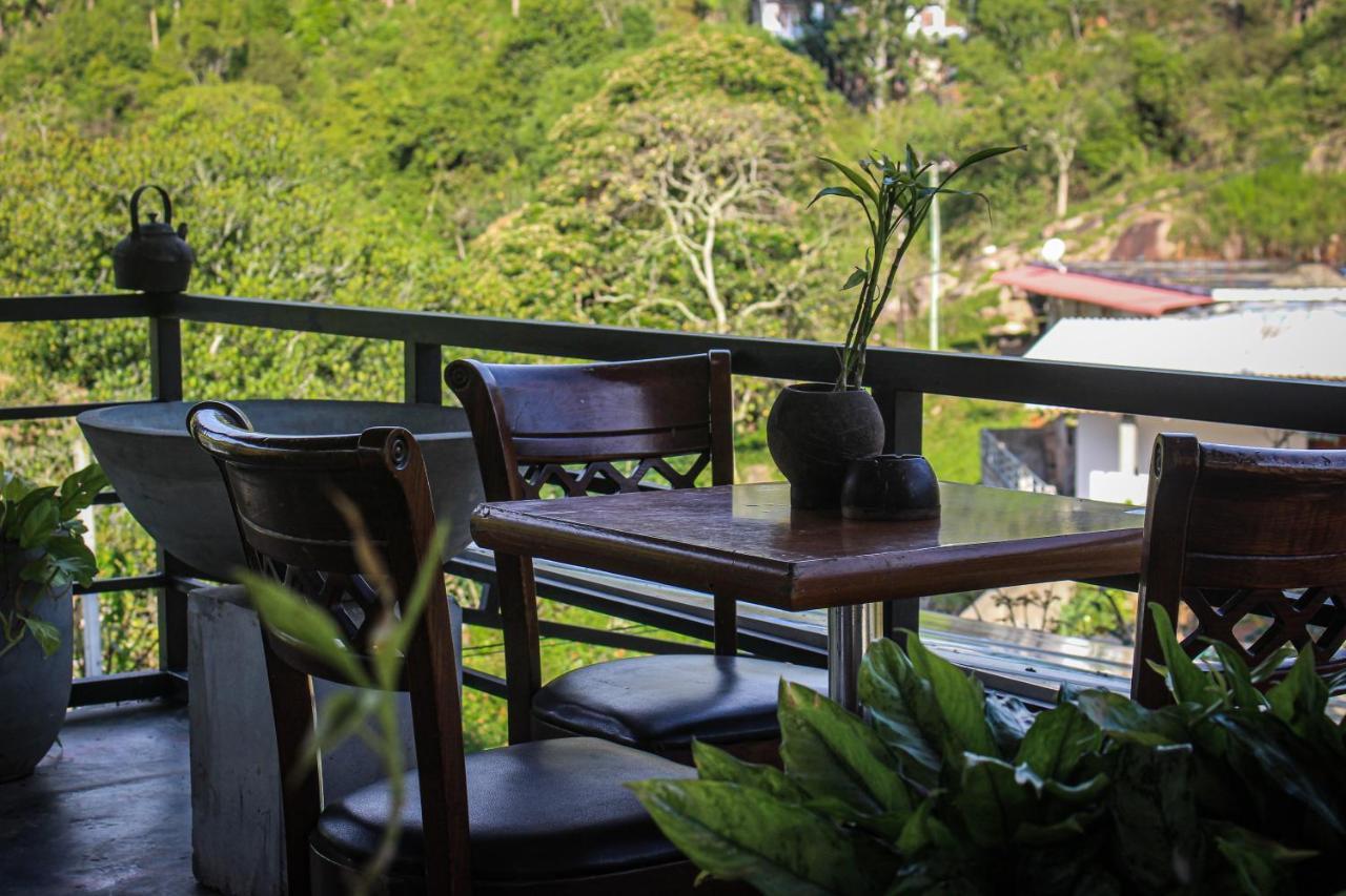 Hotel Levon Ella Bagian luar foto
