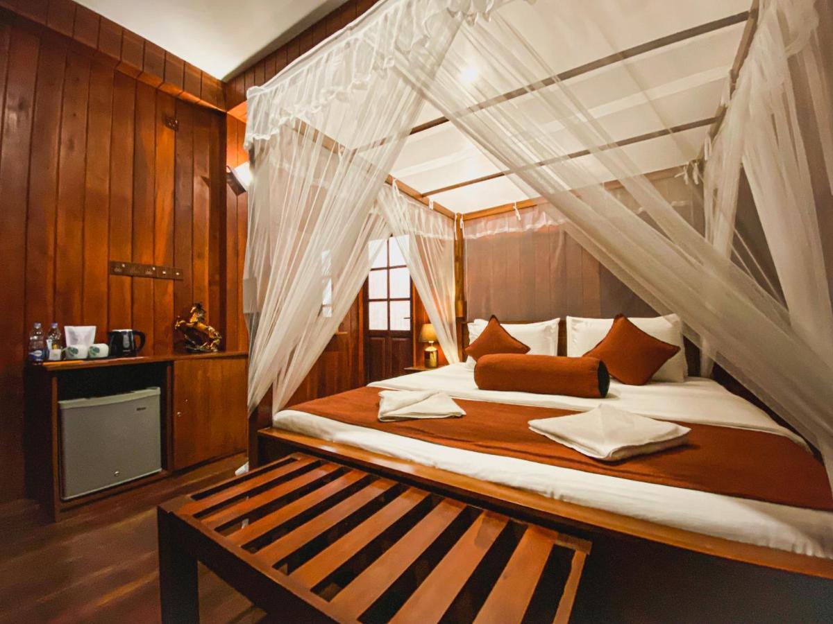 Hotel Levon Ella Bagian luar foto