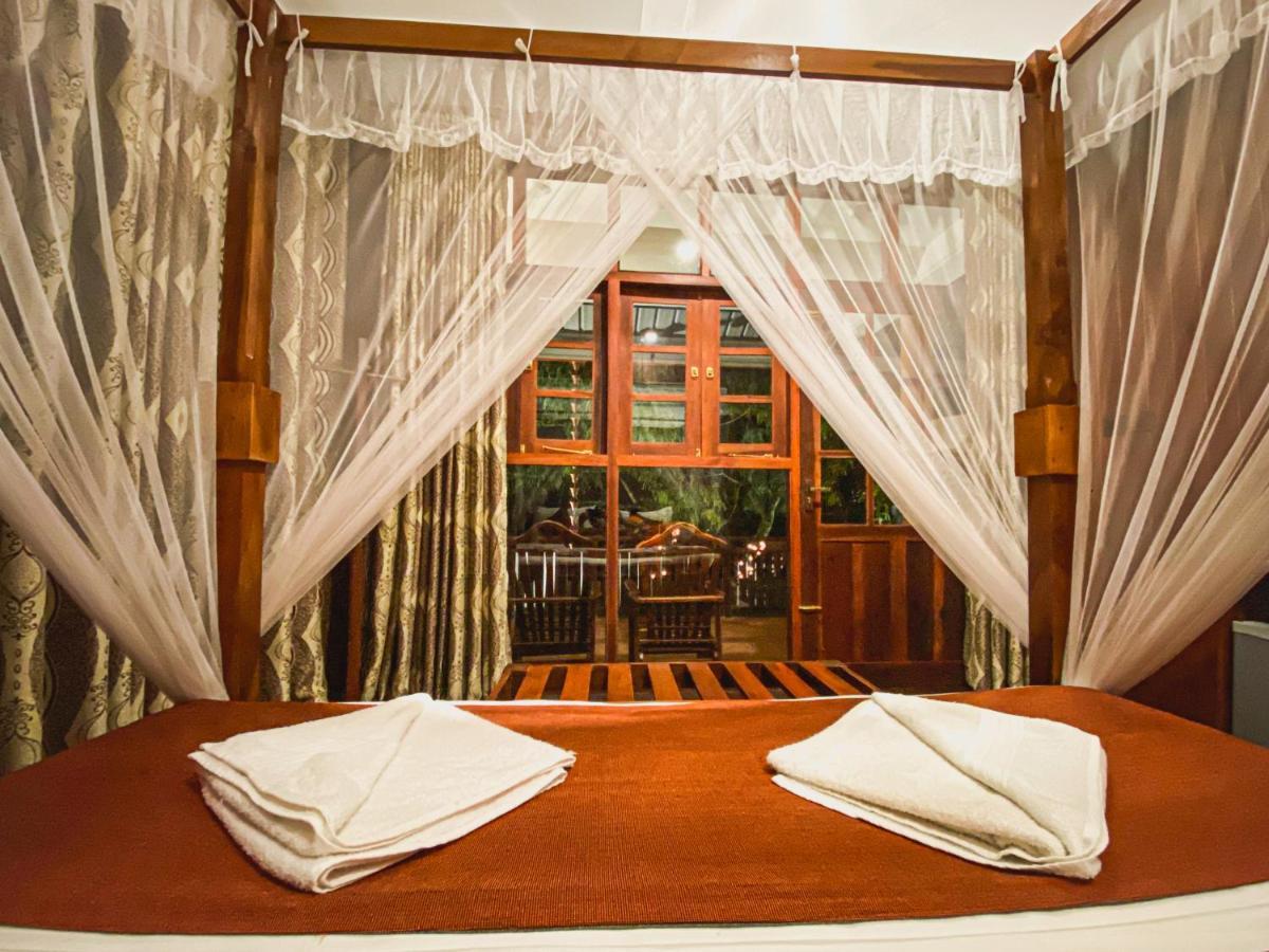 Hotel Levon Ella Bagian luar foto