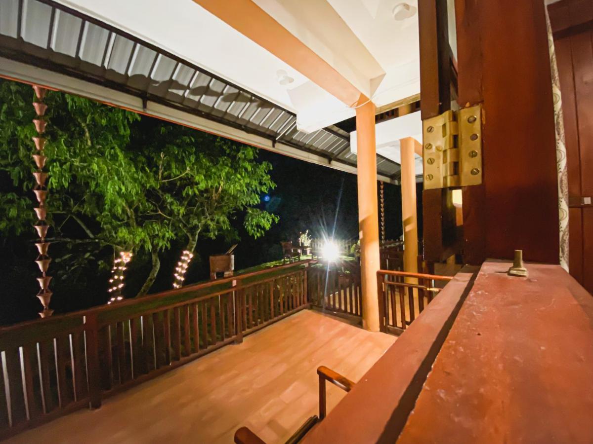 Hotel Levon Ella Bagian luar foto